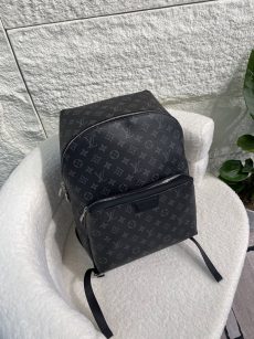 New black Louis Vuitton pillow bag