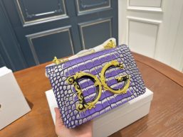 New playful Dolce&Gabbana purple bag